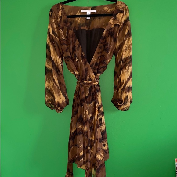 Diane Von Furstenberg Dresses & Skirts - Diane Von Furstenberg Animal Print Long Sleeve Wrap Dress